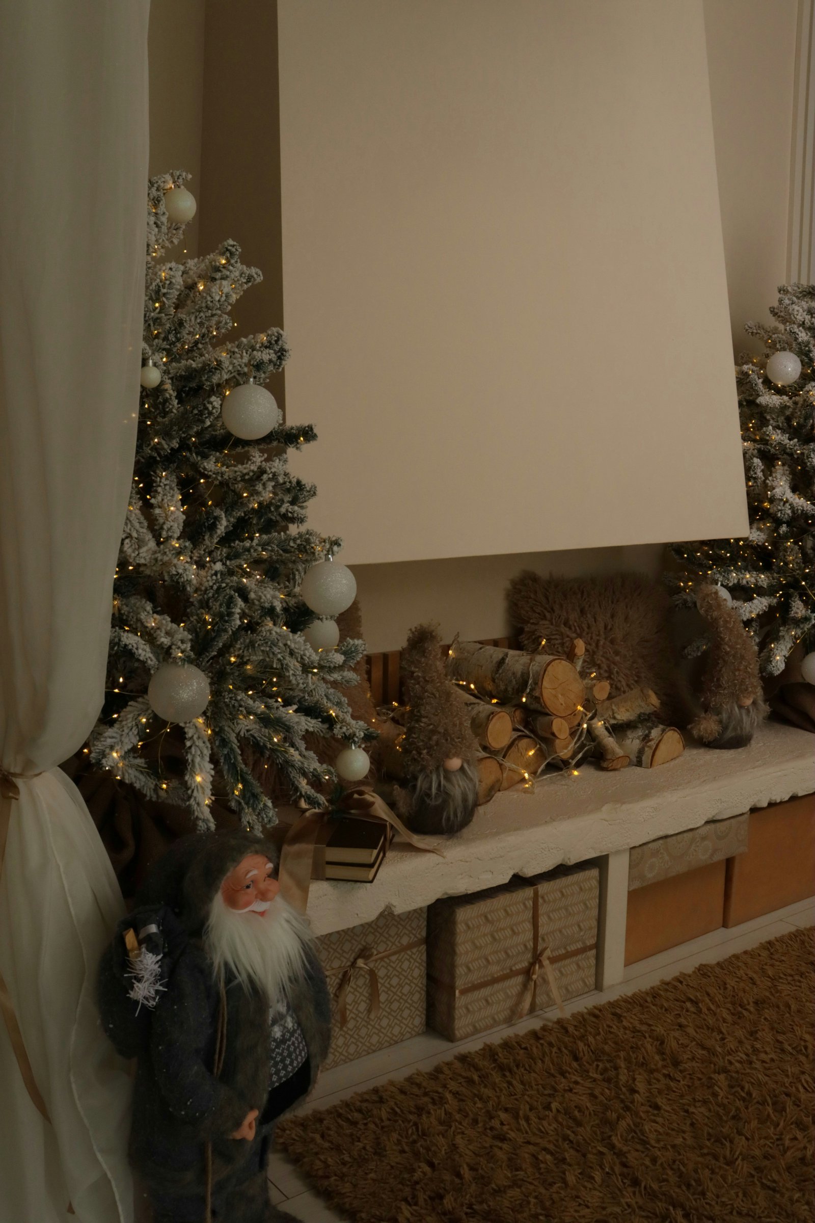 Livingroom DIY budget fireplace