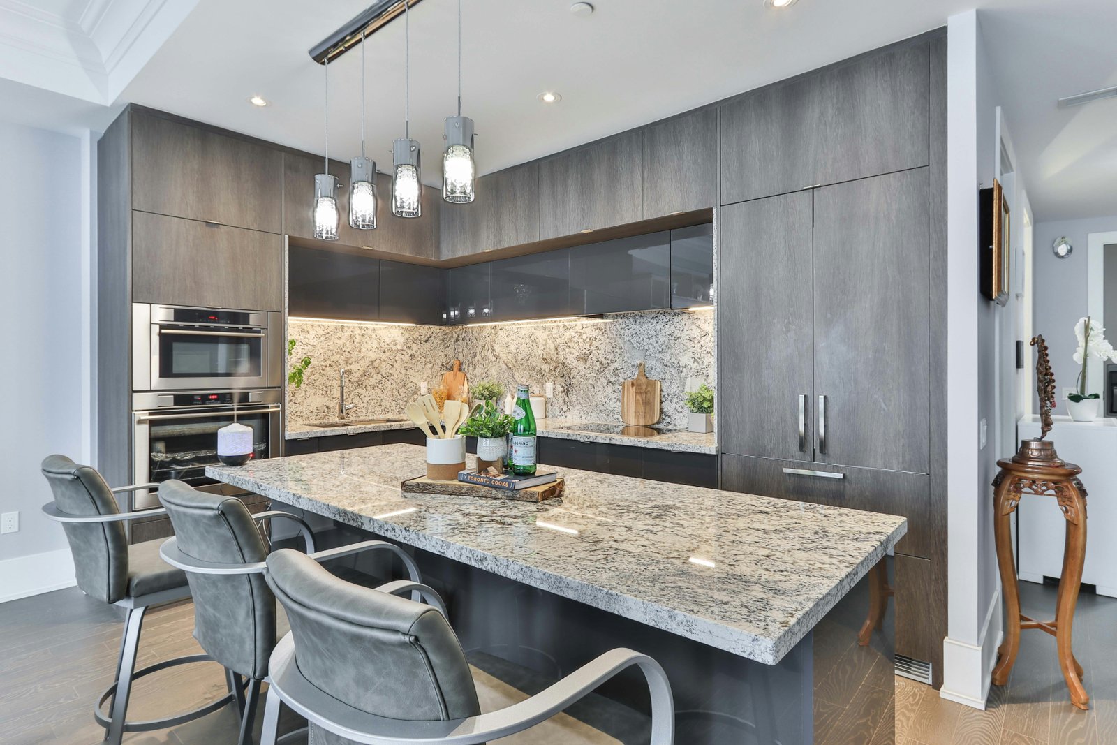 Granite Kitchen Island Decor